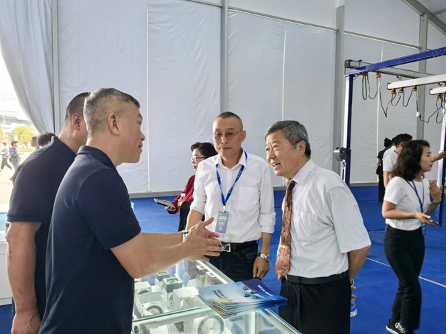 1729234821911587.jpg e37e6a1da0cc569c97006c544644ecb.jpg